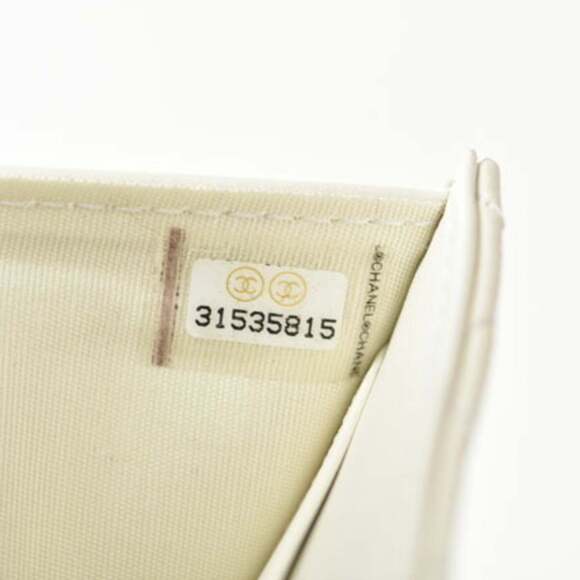 CHANEL White Caviar Leather Wallet - Picture 9 of 11